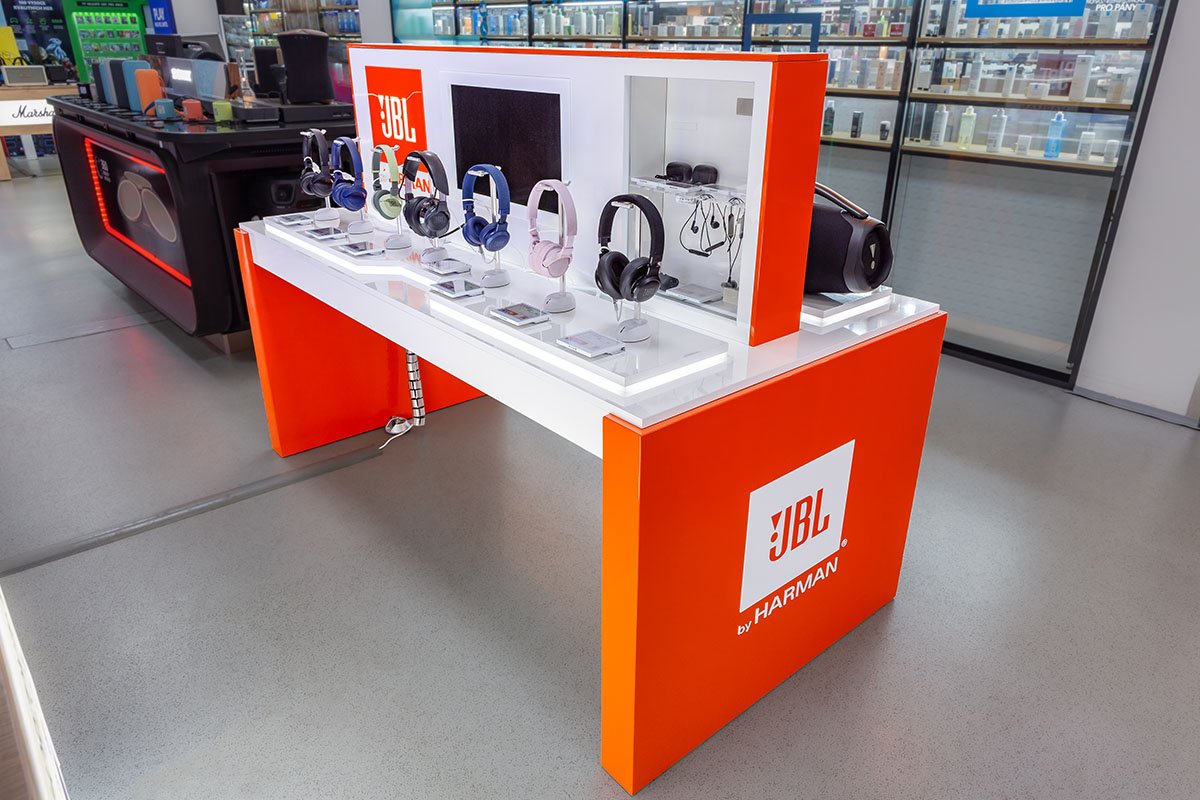 SARA_shop-in-shop-JBL__012